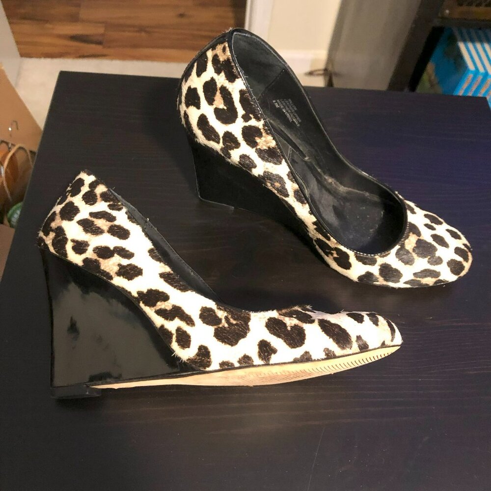White House Black Market size 8.5 calf hair/ leather leopard print heels